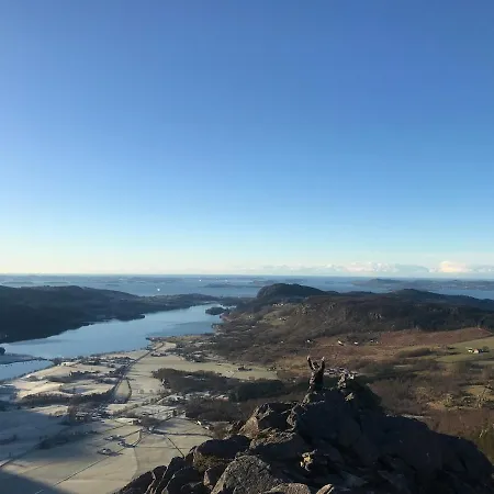 Vacation With A Lovely View! *