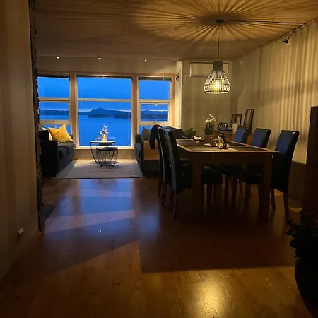 Vacation With A Lovely View! *